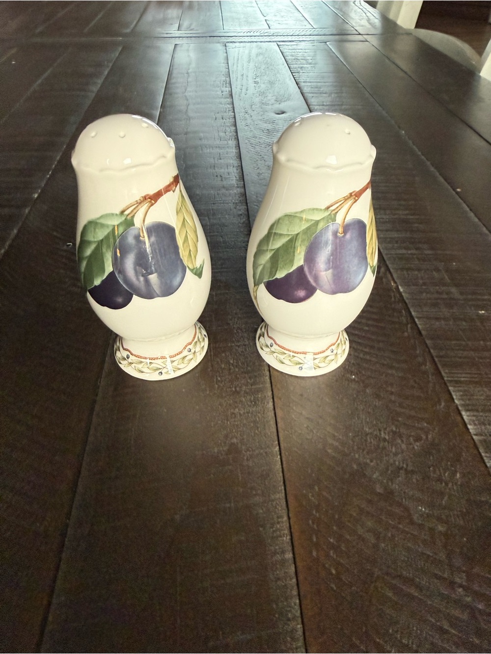 Noritake #9416 Primachina ROYAL ORCHARD Salt & Pepper Shaker Plums Set Excellent